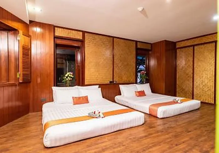 Family Room with two beds at Dang Derm Hotel